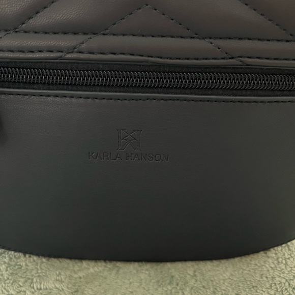 Karla Hanson 🌺 - Picture 7 of 16